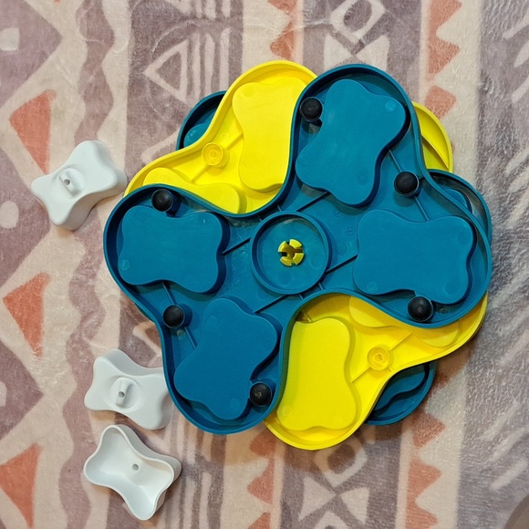 Outward Hound Yellow Interactive Dog Feeder - Picture 6 of 6